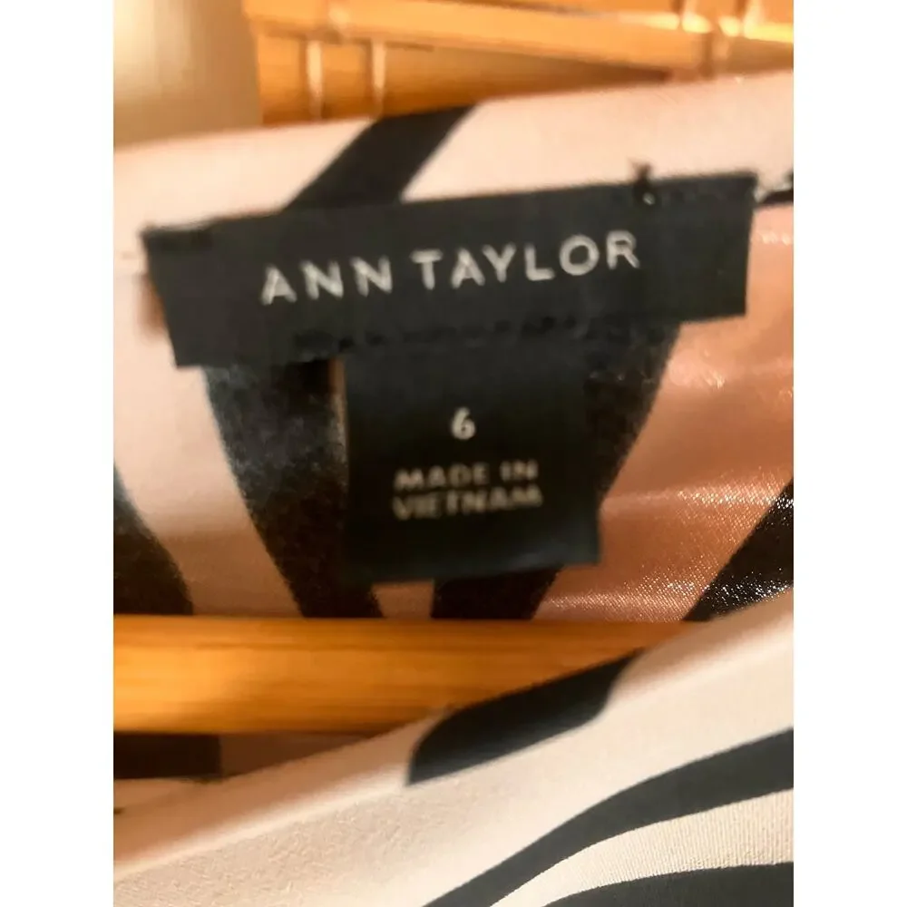 Ann Taylor Women 6 Zebra Print Dress Knee Length Short Sleeve Black‎ Lightweight